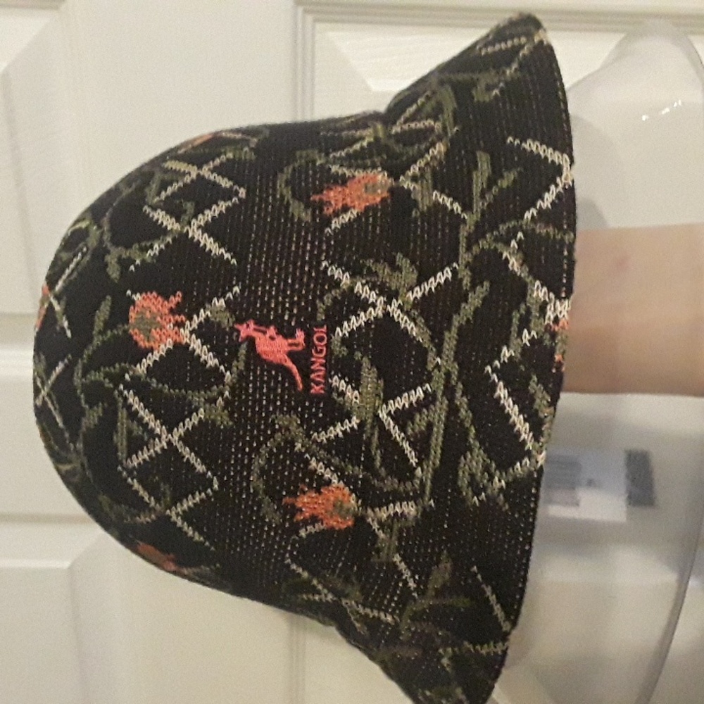 Kangol Tapestry Casual Bucket Hat - Brand New! Floral lightweight wool size M - Picture 2 of 4